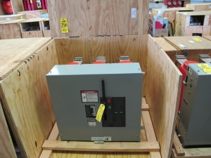 BREAKER, CIRCUIT TYPE, VACUUM REPLACEMENT (VR) KIND, 1200 AMP RATING, 6.9 KV RATING. PART # V5D8133Y000 (W-44) LOADING & HANDLING FEE $15-